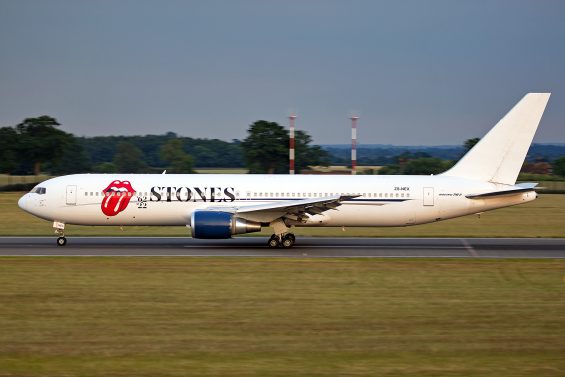 Azul patrocina a CBF, mas seleção brasileira vai para a Copa no avião dos Rolling Stones