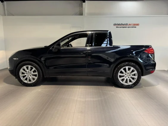 Porsche Cayenne vira picape e é colocado à venda na Nova Zelândia por R$150 mil 2