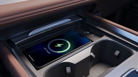 T7 PHEV DETALHE CARREGADOR