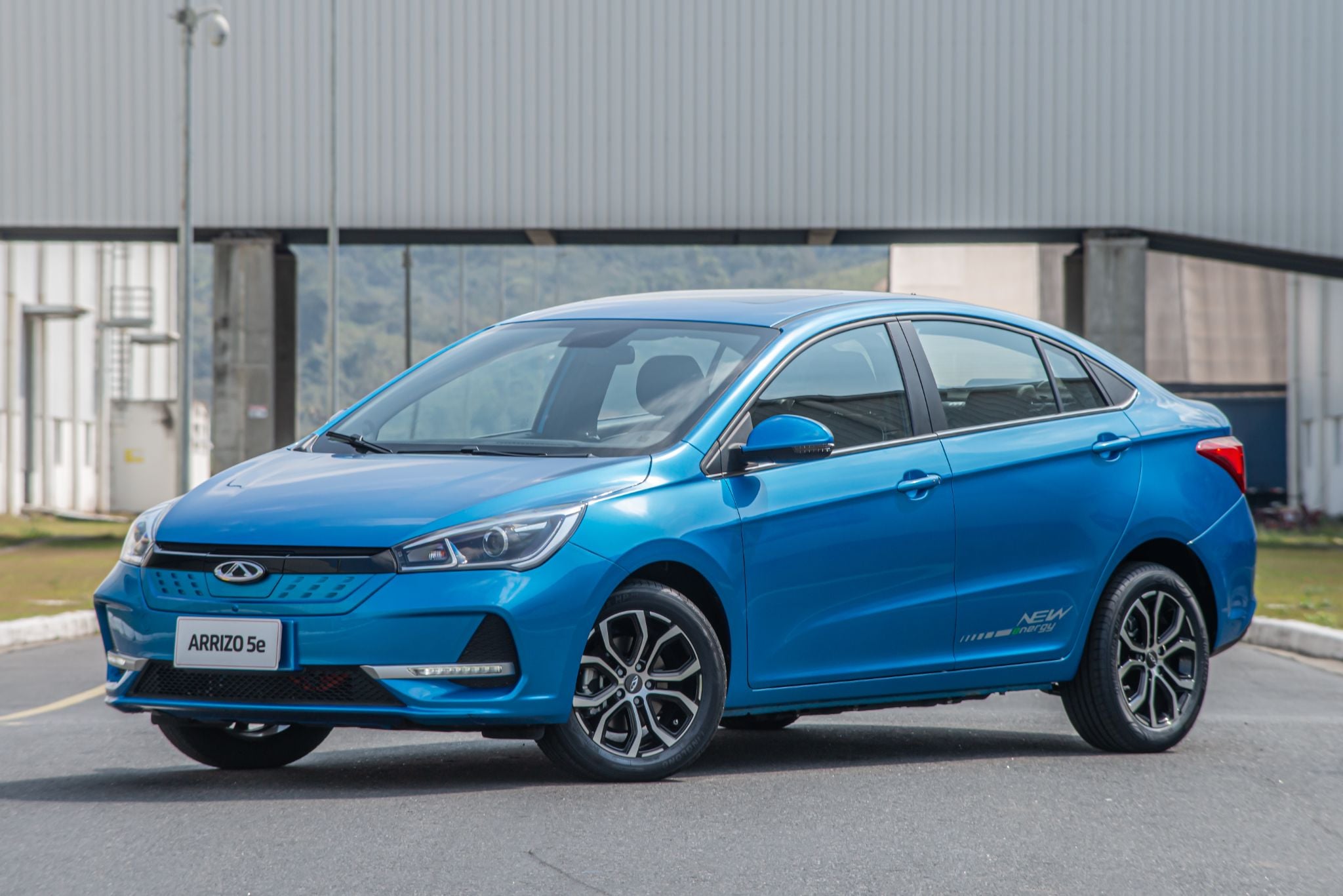 chery arrizo 5e azul frente parado