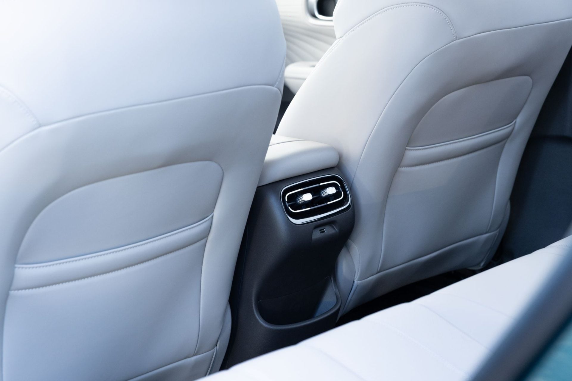 GAC Aion UT Elite interior console traseiro saida de ventilação