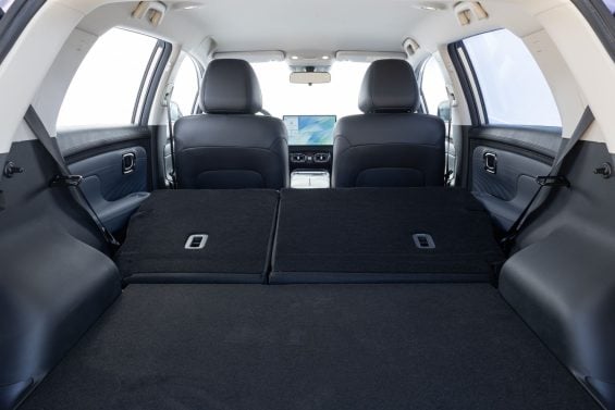 GAC Aion UT Premium interior porta malas (2)