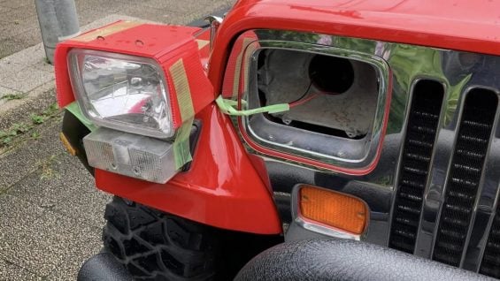 Jeep Wrangler YJ com faróis improvisados de papelão (5)