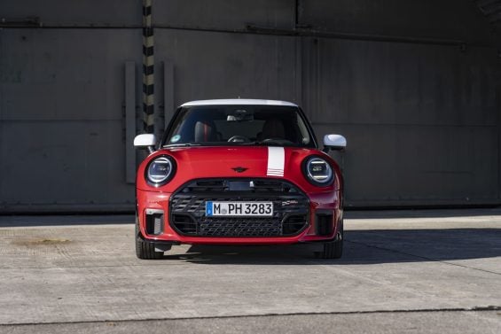P90625051 highRes mini jcw 1965 victor