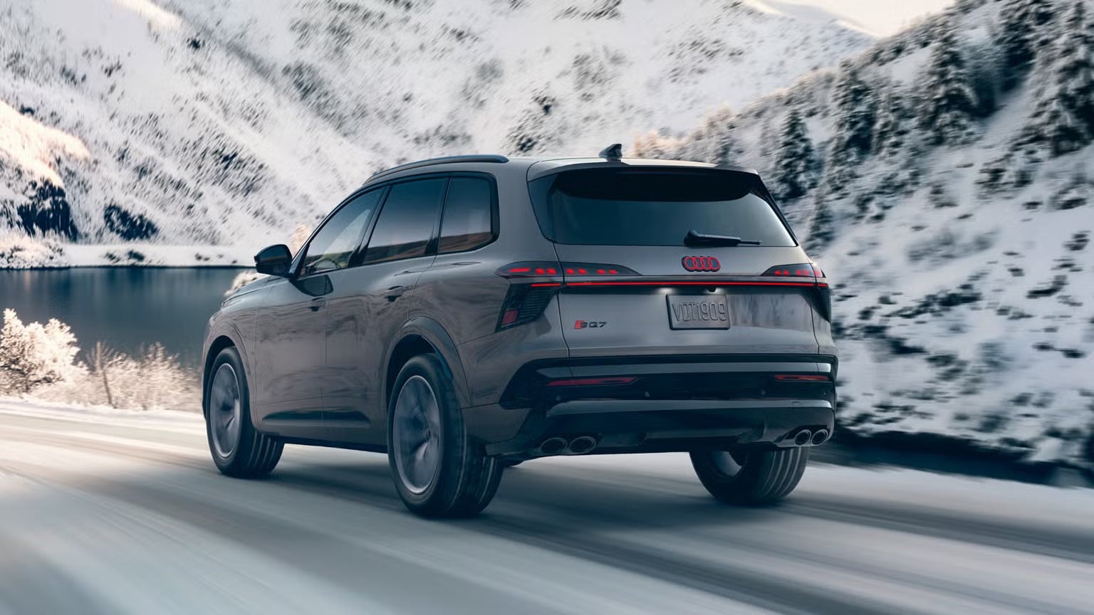 2027-audi-sq7-16.jpg