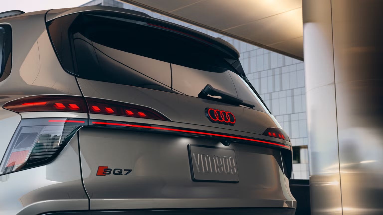2027-audi-sq7-15.jpg