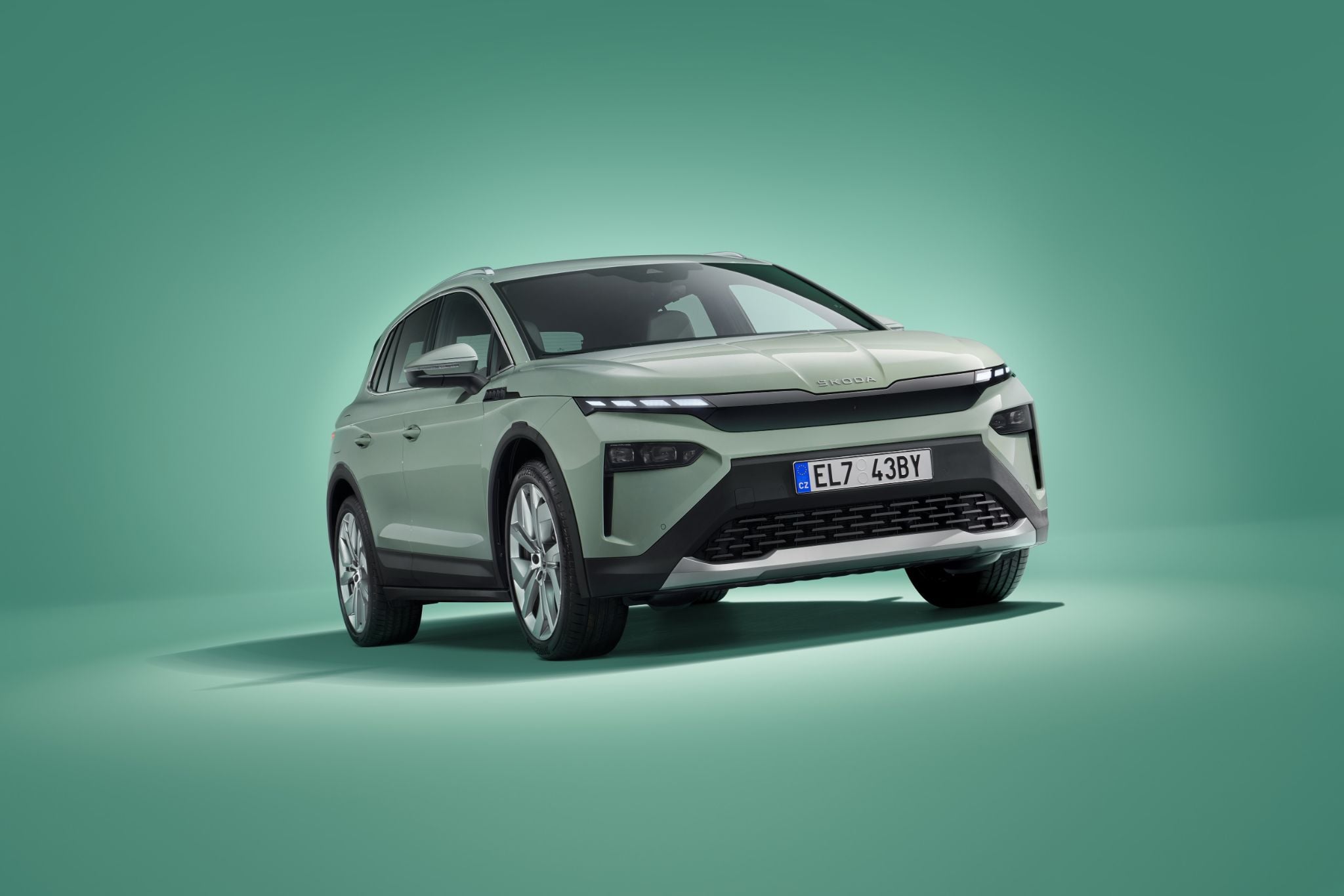 skoda elroq 85 frente parado