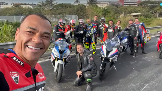 Jogadores de futebol que fazem parte do mundo das motos