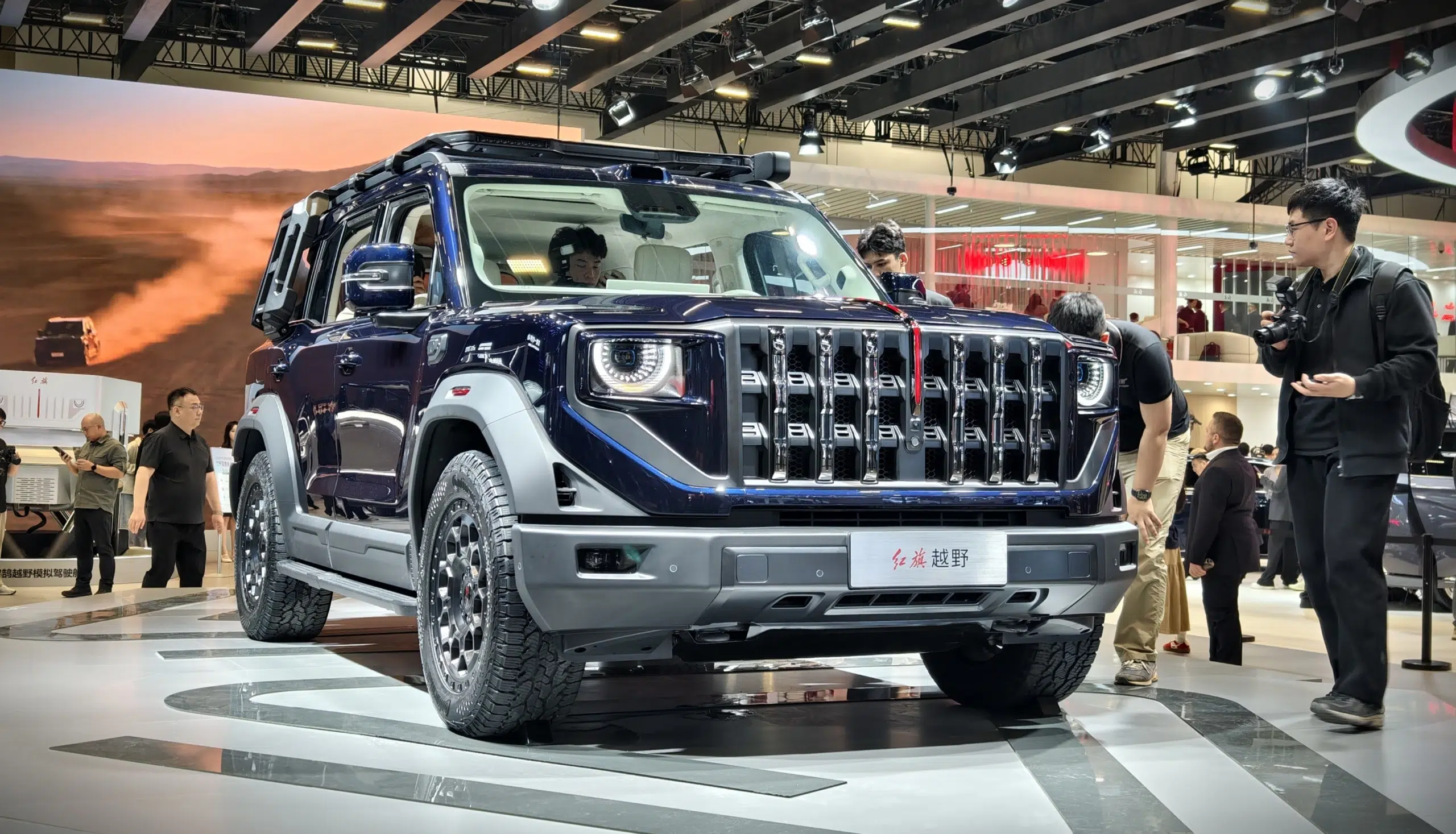Feio, gigante e absurdo: novo SUV da Hongqi tem 843 cv e vai a 100 km/h em 4,5 s