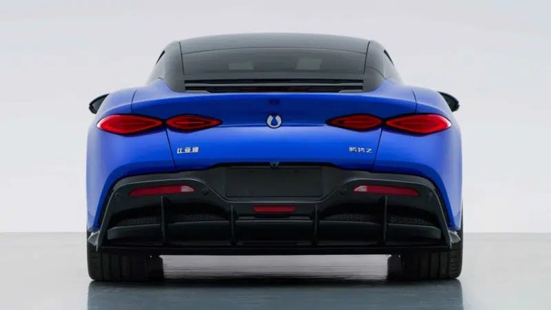 Roadster Denza Z com capota rígida (1)
