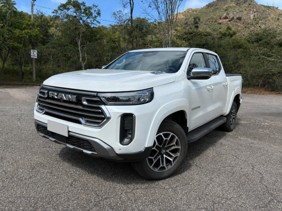 Avaliação: Ram Dakota Laramie vale os R$ 30 mil a mais que a Fiat Titano Ranch?