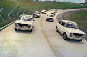 Fiat 147 a álcool na pista de testes de betim