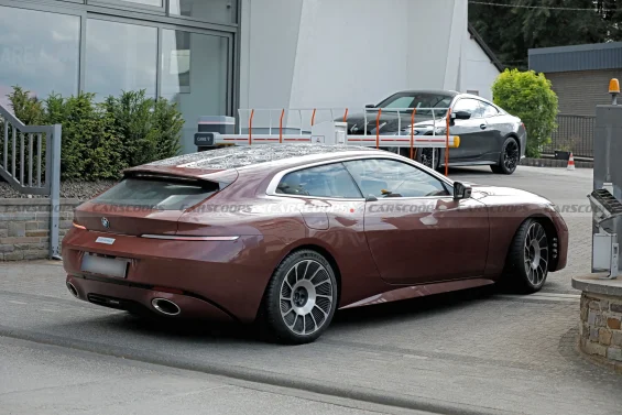 BMW Speedtop aparece sem camuflagem e mantém visual fiel ao conceito 4