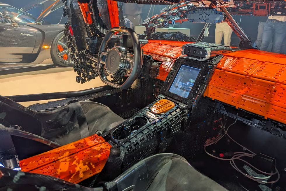 Lego revela Koenigsegg Sadair's Spear seu maior supercarro Technic já produzido 6