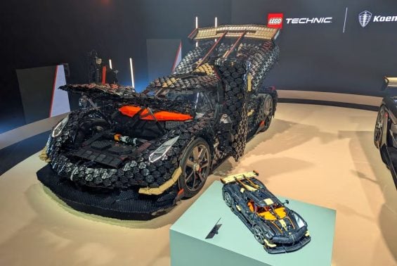 Lego revela Koenigsegg Sadair's Spear seu maior supercarro Technic já produzido 5