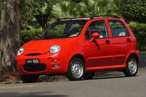 chery qq 2011 vermelho frente parado