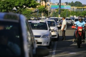 shutterstock move brasil taxi e motoristas de aplicativo