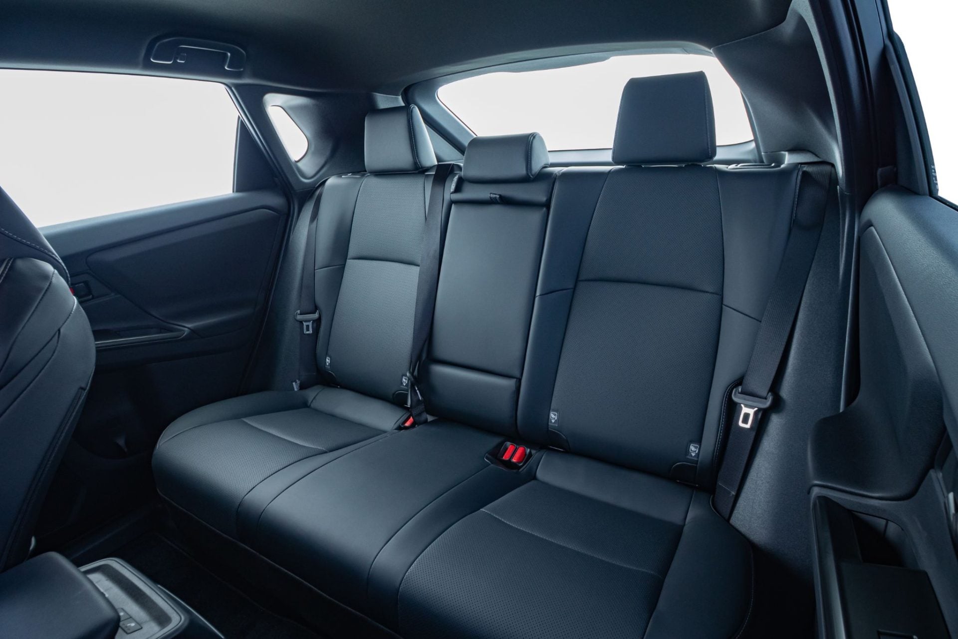 Toyota bZ4X interior baco traseiro