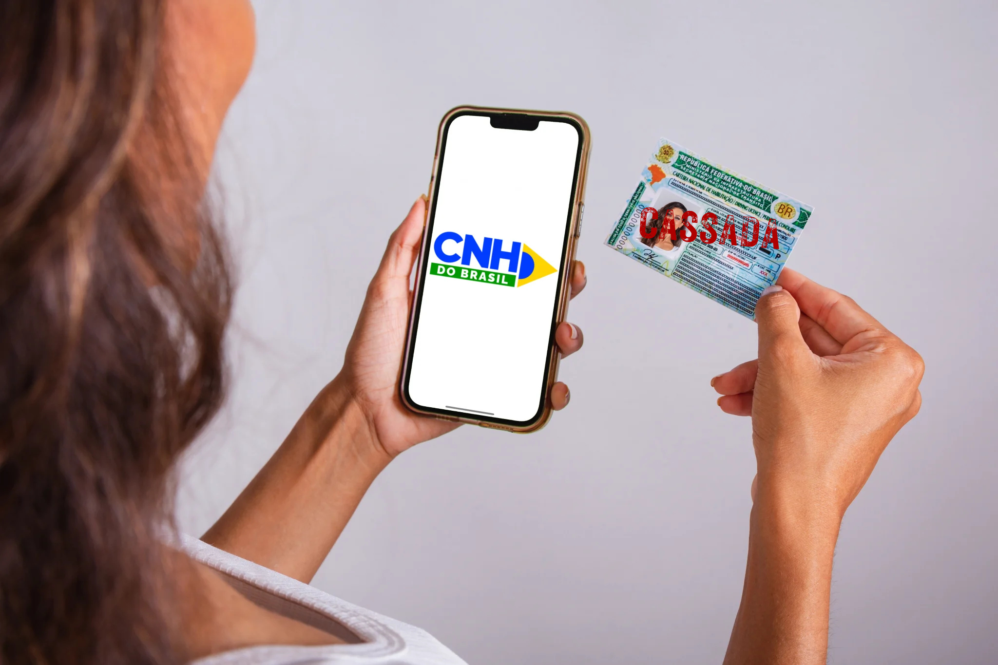 CNH cassada: fazer curso teórico no aplicativo CNH do Brasil não vale!
