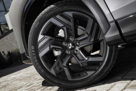 Mitsubishi Eclipse Cross Black 1