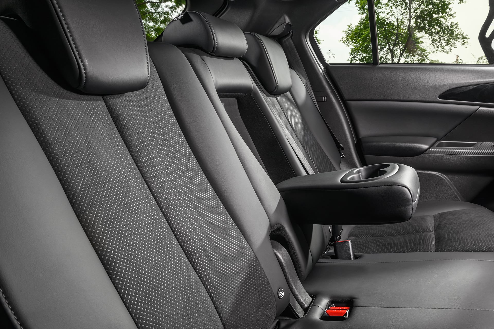 mitsubishi-eclipse-cross-black-4.jpg