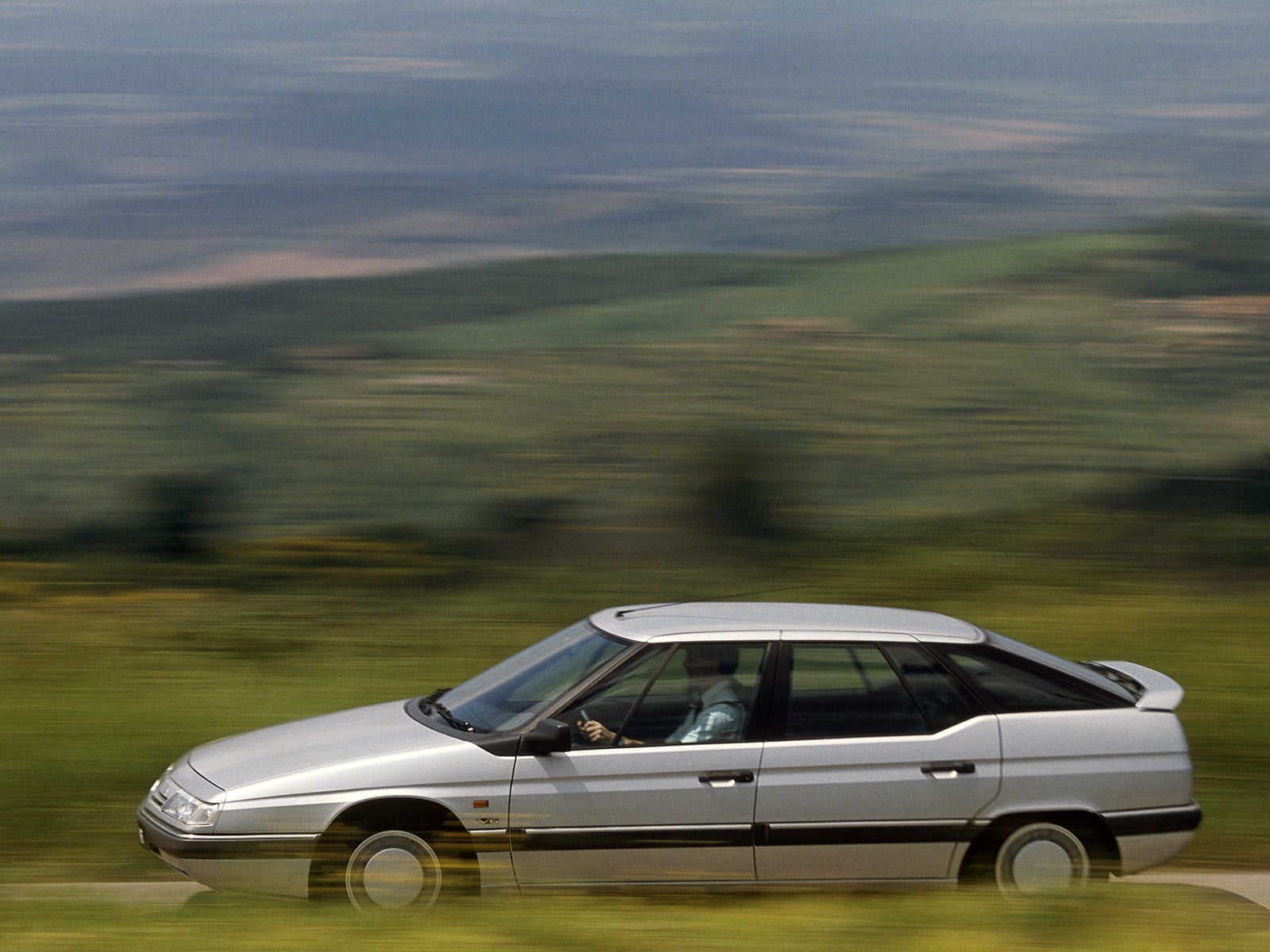 CITROEN XM 1991 PRATA EM MOVIMENTO