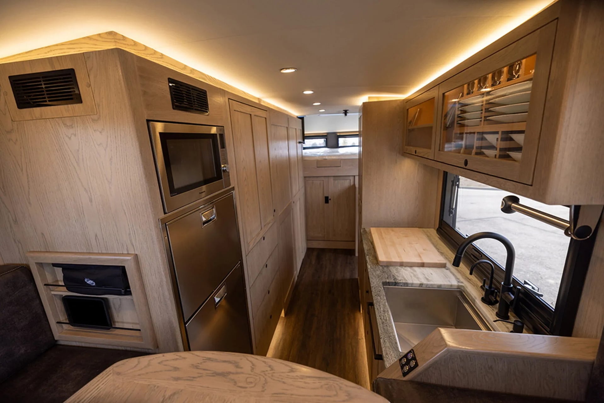 EARTHROAMER 6