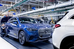Linha de Montagem Mercedes
