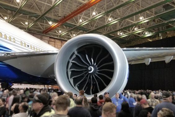 O maior motor a jato comercial do mundo virou uma dor de cabeça bilionária para a Boeing
