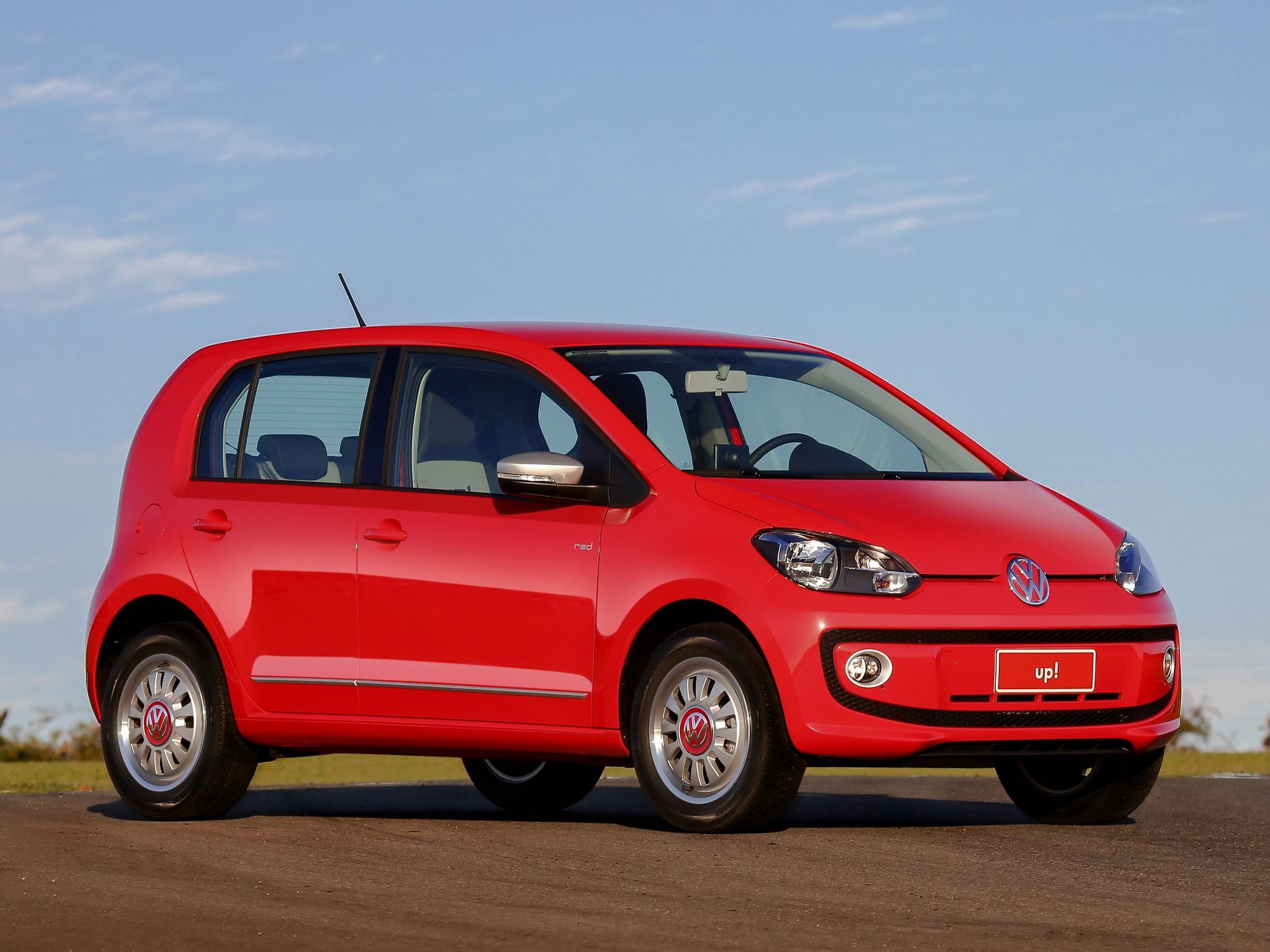 volkswagen up red frente parado volkswagen up red frente parado