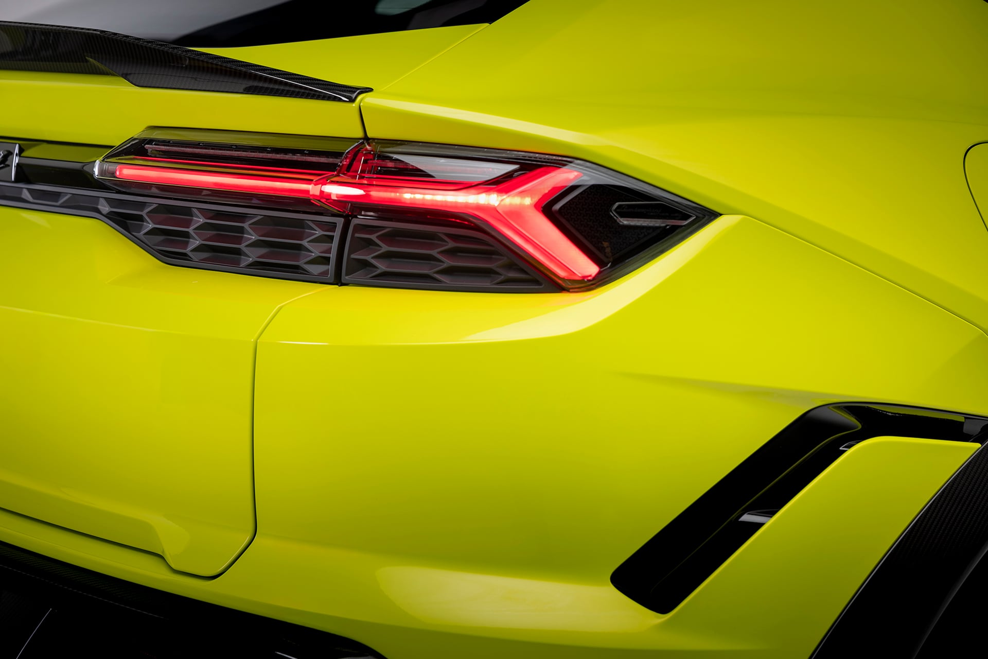 lamborghini urus se performante43