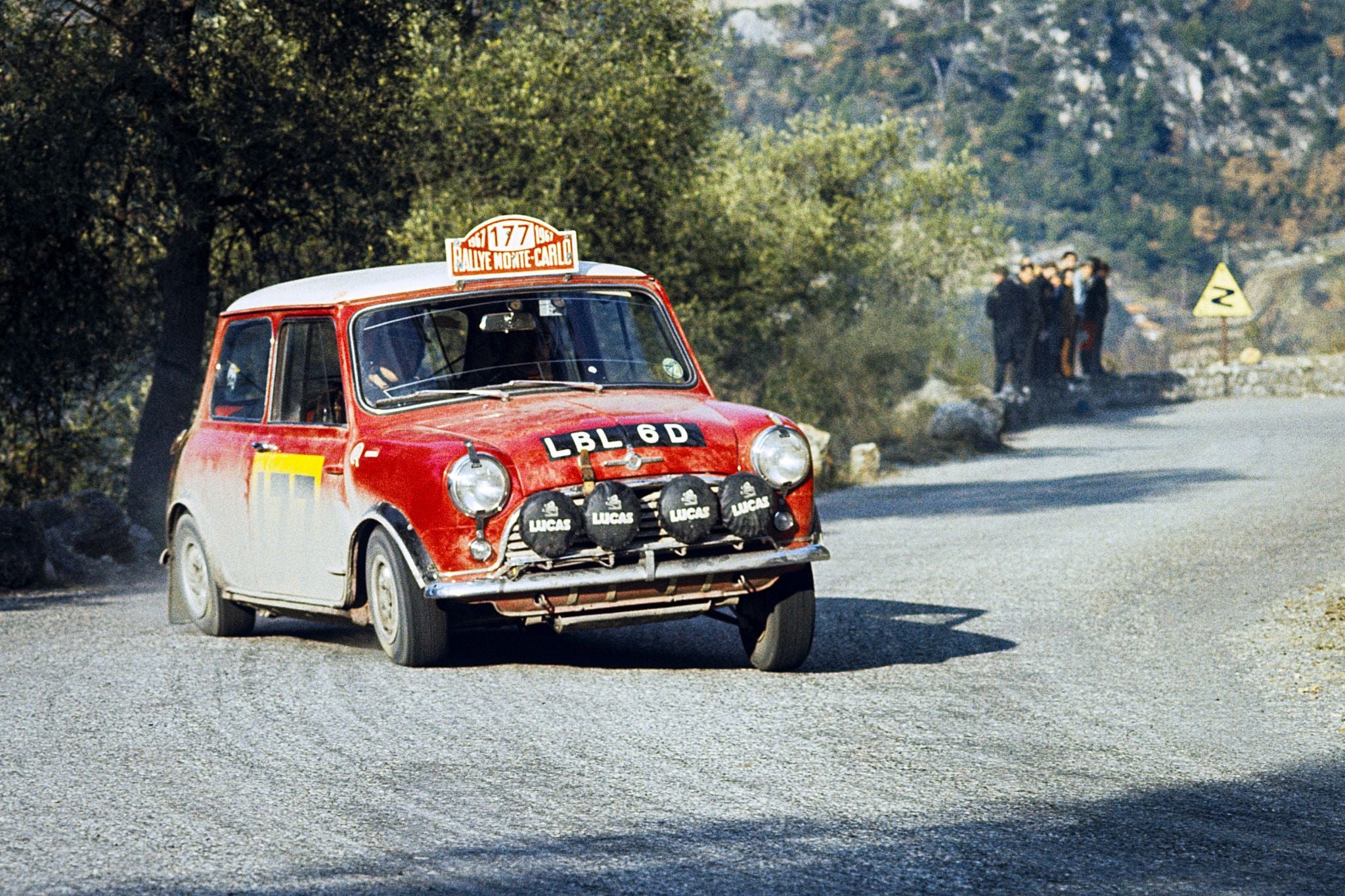 morris mini cooper s rally vermelho frente morris mini cooper s rally vermelho frente