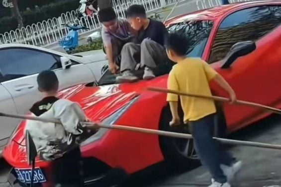 FERRARI 488 2