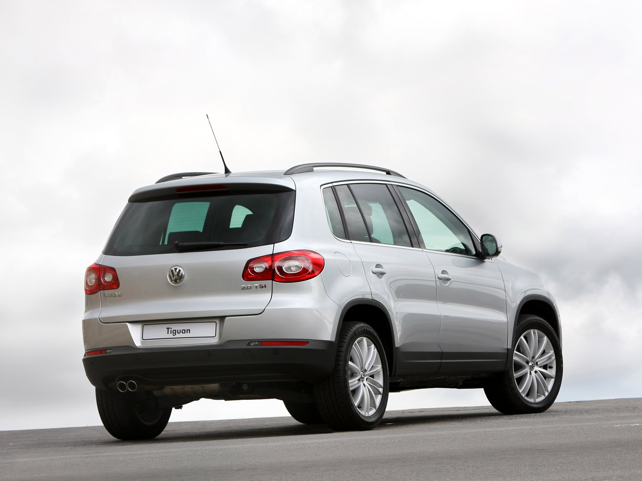 VOLKSWAGEN TIGUAN 2011 PRATA TRASEIRA LATERAL 2