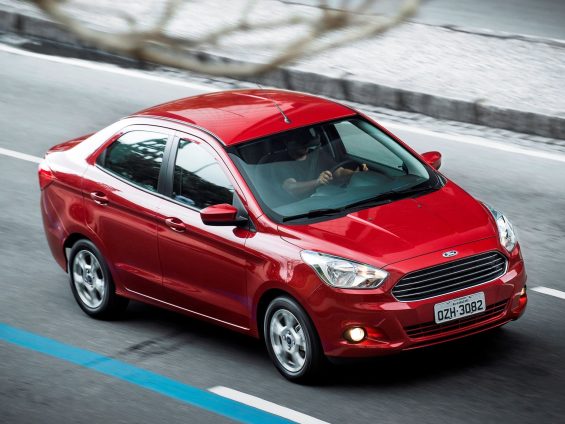 Comprar um carro com mais de 10 anos exige cuidados