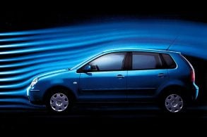 volkswagen polo 2002 azul lateral tunel de vento