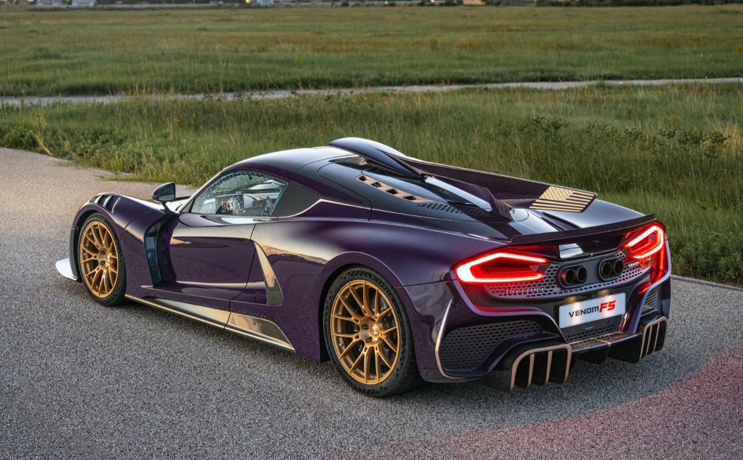 HENNESSEY VENOM F5 M TRASEIRA E LATERAL