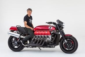 Moto com motor V10 Dodge Viper (1)