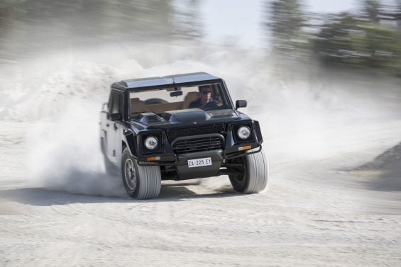 LAMBORGHINI LM002 1986 FRENTE DERRAPANDO