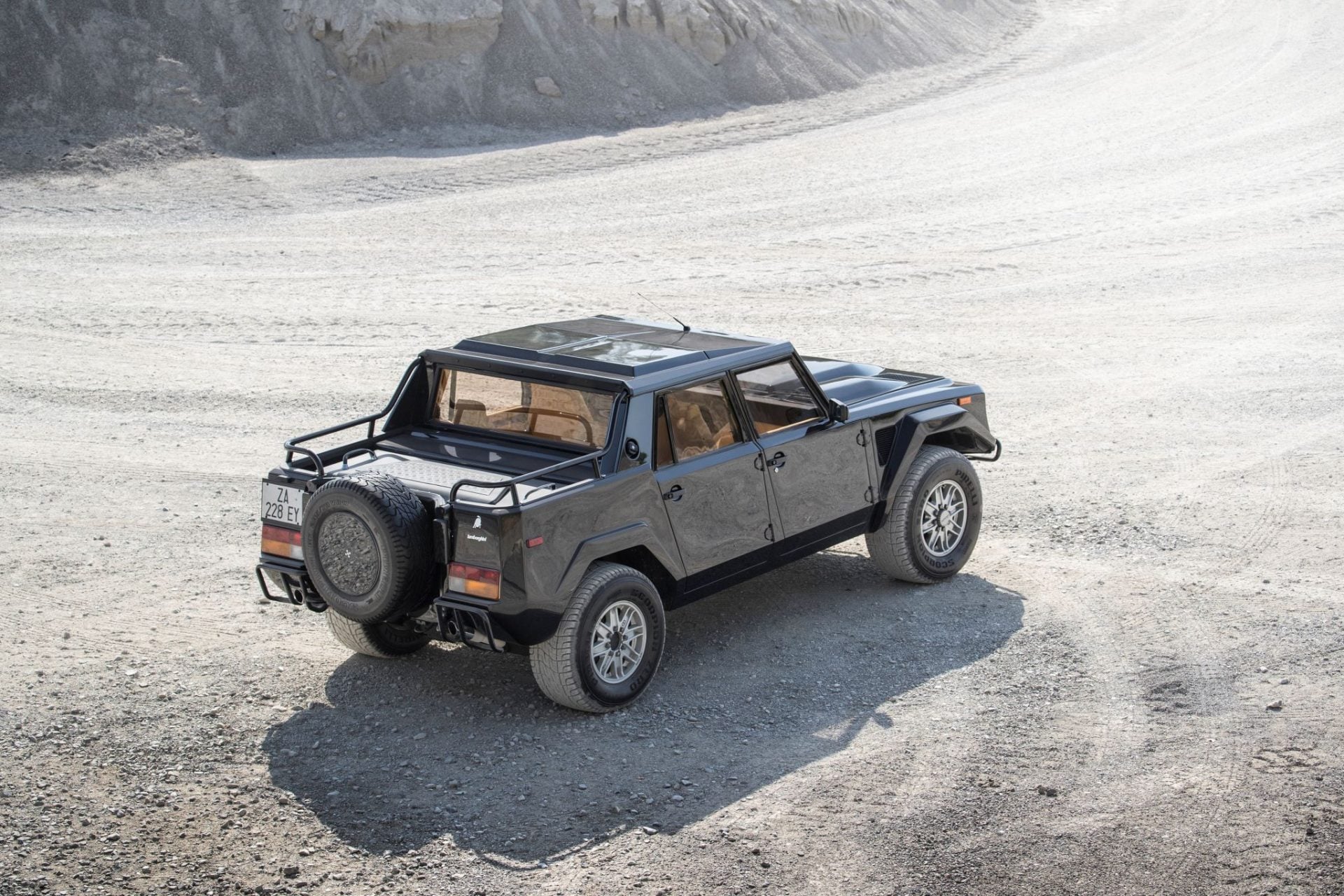 LAMBORGHINI LM002 1986 TRASEIRA PRETO