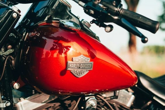 Harley-Davidson é avaliada como “lixo” por agência de negócios; entenda como a marca chegou a esse ponto
