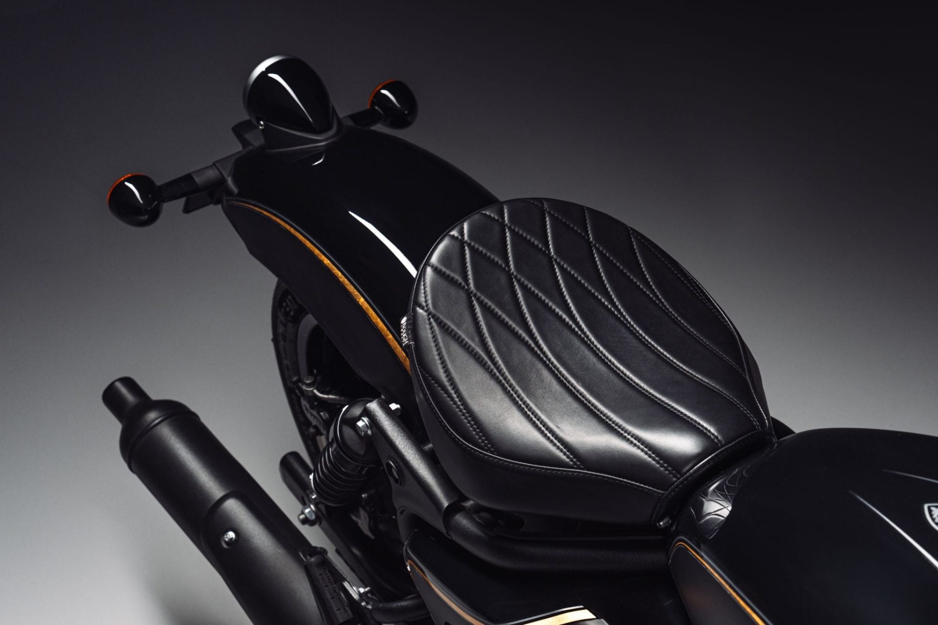 royal-enfield-shotgun-650-x-rough-18-1920x1280.jpg