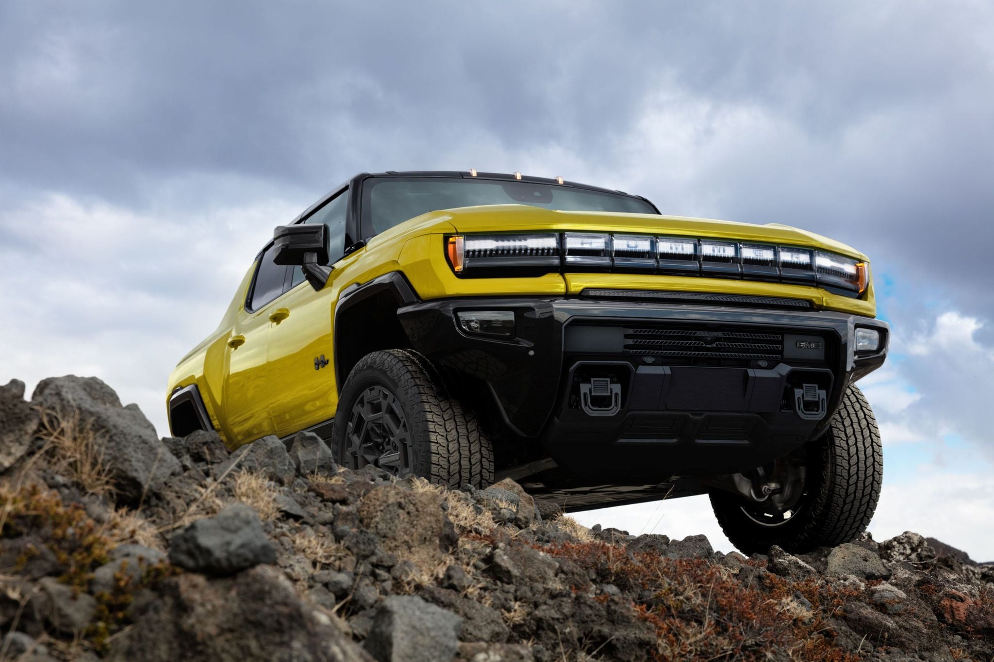 Novo GMC Hummer EV Icon 25 é a edição amarela que resgata o visual do clássico H2