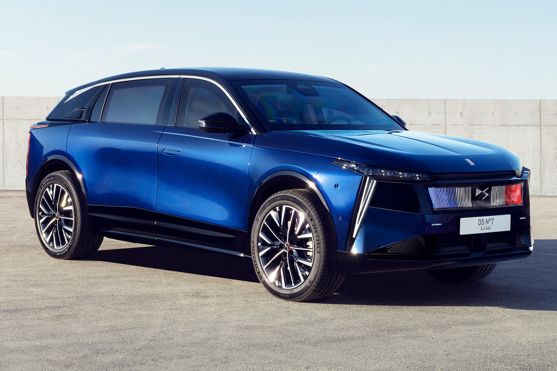 DS revela SUV 100% elétrico feito sob medida para o presidente da França