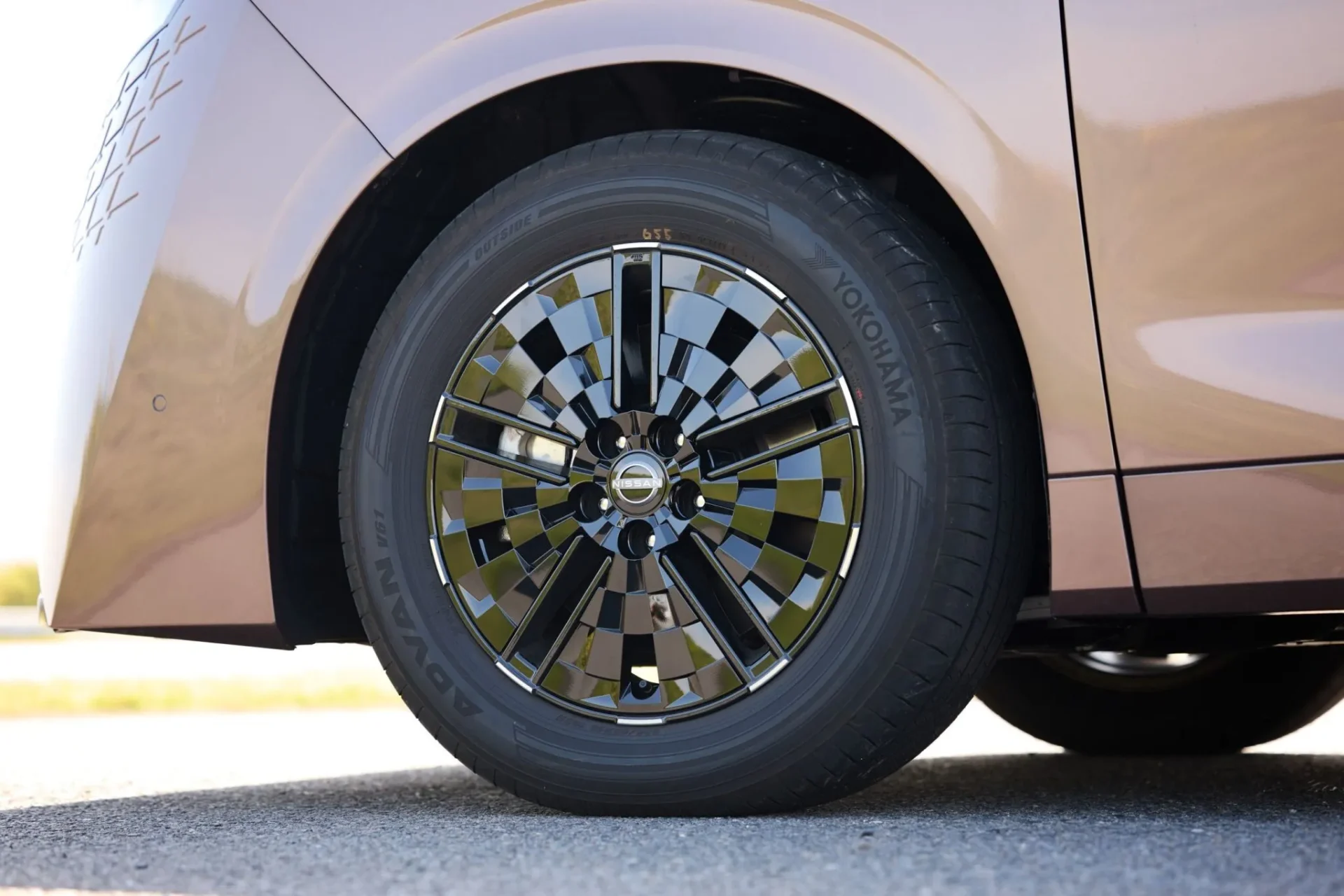 nissan-elgrand-6-1920x1280.webp