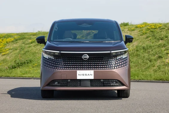 NISSAN ELGRAND 4