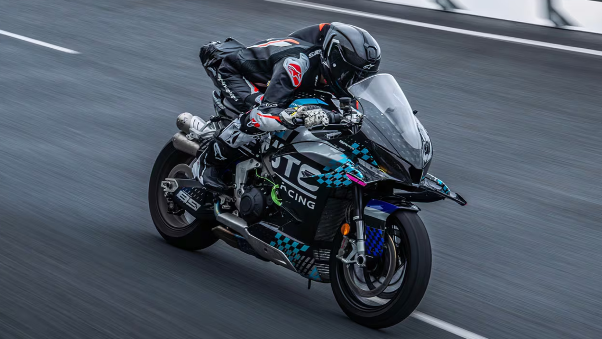 CFMOTO V4 SR RR CFMOTO V4 SR RR