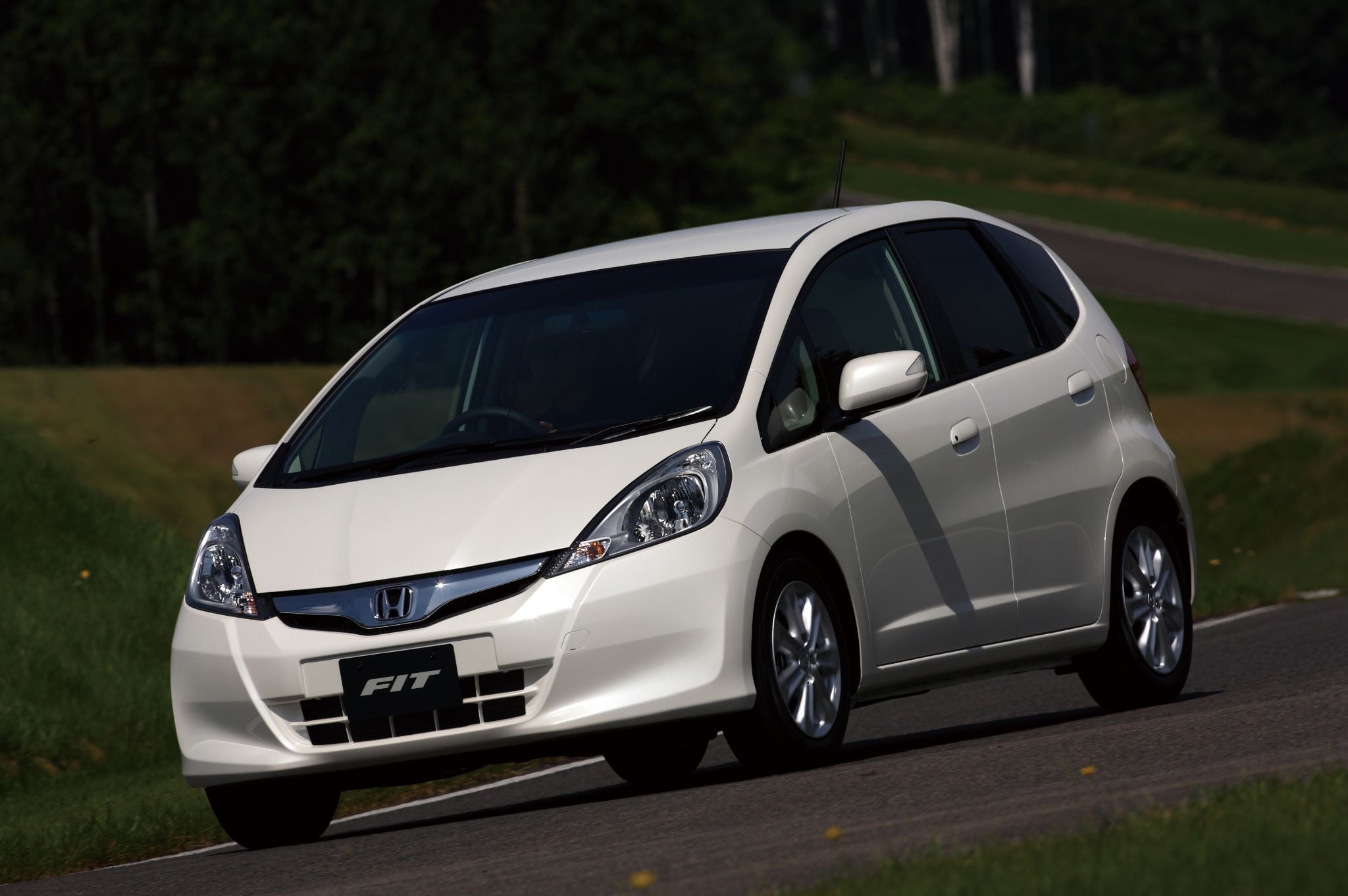honda fit 1 5x branco frente em movimento honda fit 1 5x branco frente em movimento