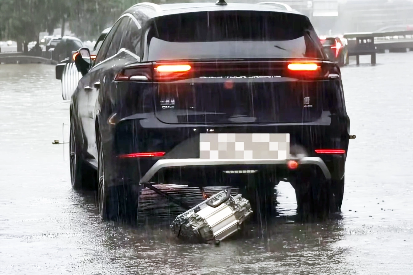 BYD se pronuncia sobre carro da marca que ‘deu à luz’ um motor elétrico durante enchente