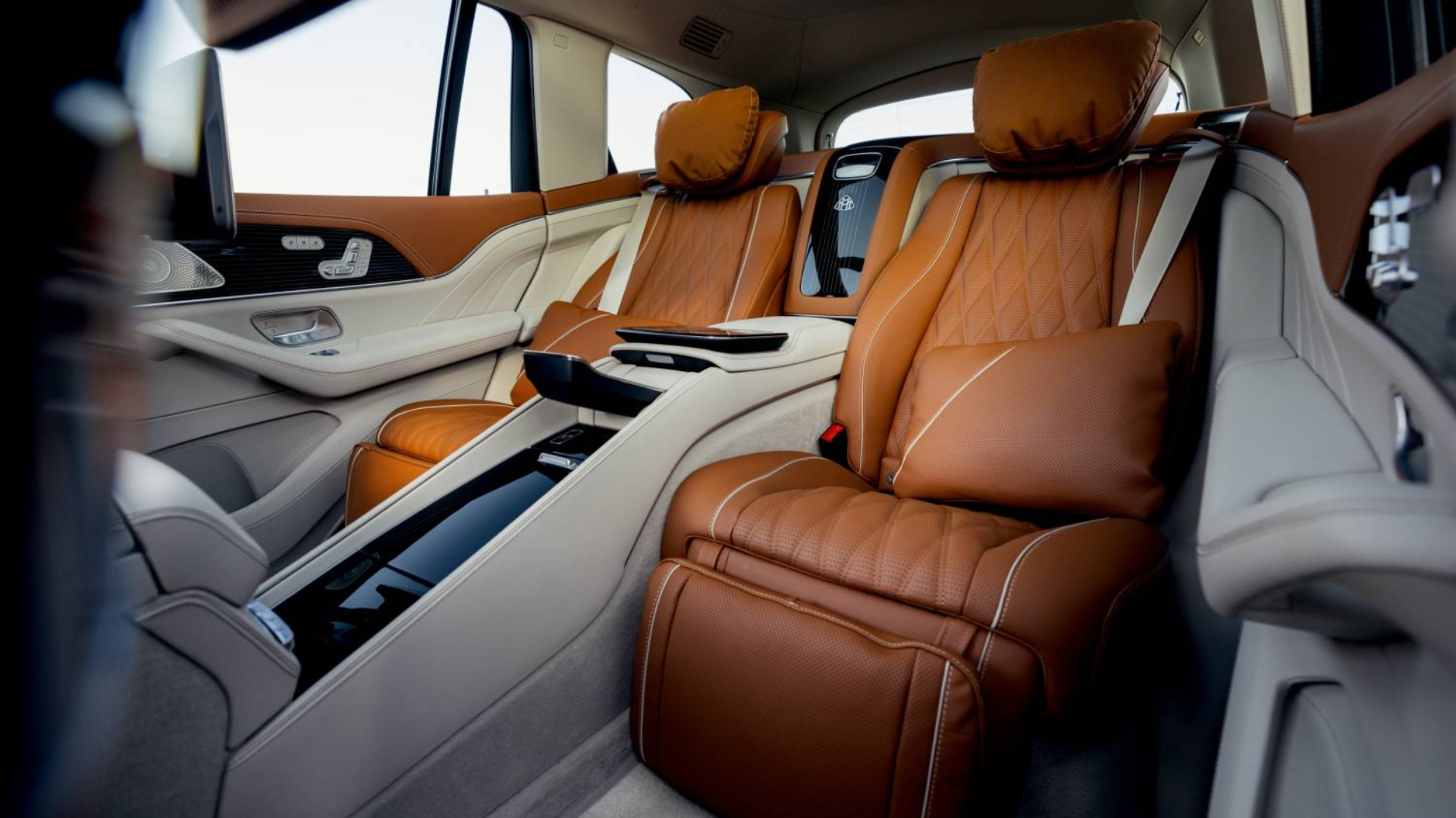 Mercedes Maybach GLS 2027 (7)